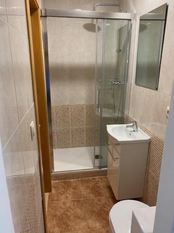 Single Room In My Apartment At The Beach Валенсия Экстерьер фото